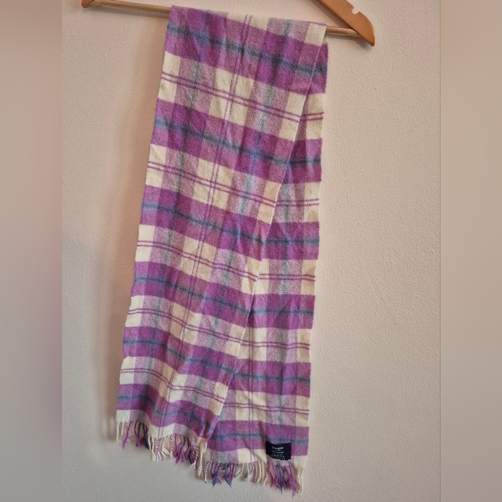 100% Cashmere Fringed Scarf By Johnstons Of Scotland Purple And Cream Plaid